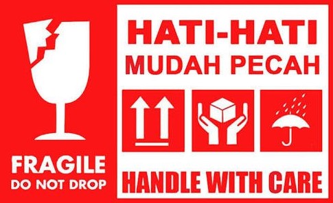 stiker fragile