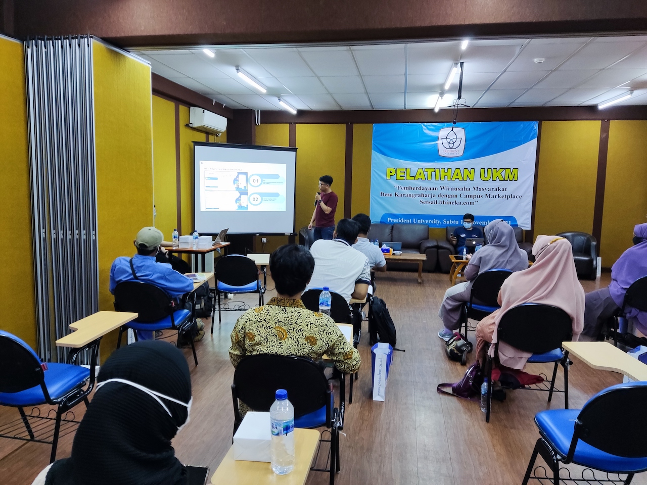 Latih UMKM lokal dengan digital marketing