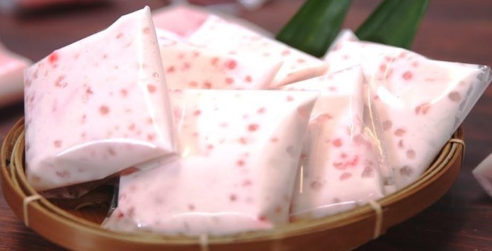 jajanan pasar jentik manis