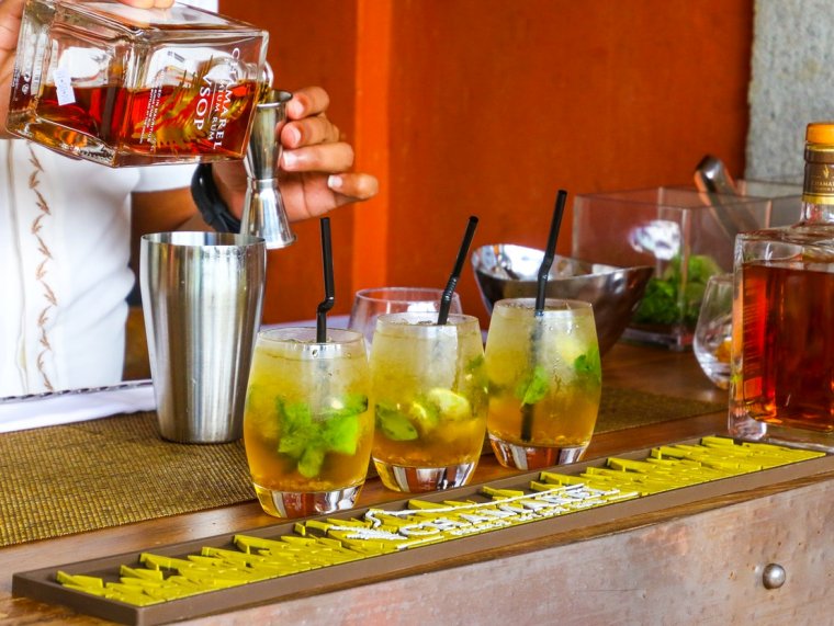 Minuman Kafein, Gula, Alkohol