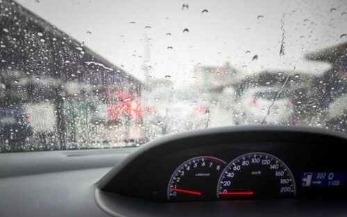 kaca mobil berembun