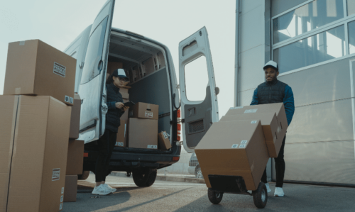 perbedaan logistik dan freight forwarding